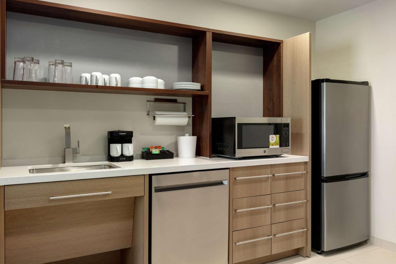 King Accessible Roll in Shower Suite with Sofa Bed -Non Smoking at Home2 Suites by Hilton Easton