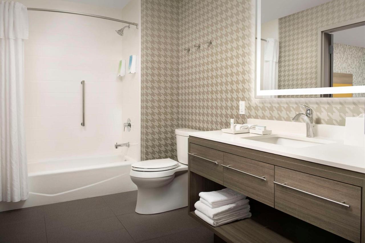 King Suite - Hearing Accessible/Non-Smoking at Home2 Suites by Hilton Clovis Fresno Airport
