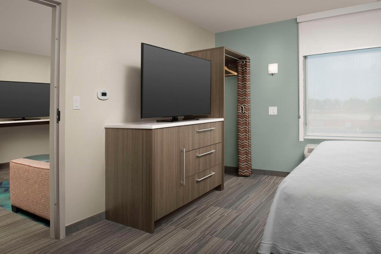 King Suite - Hearing Accessible/Non-Smoking at Home2 Suites by Hilton Clovis Fresno Airport