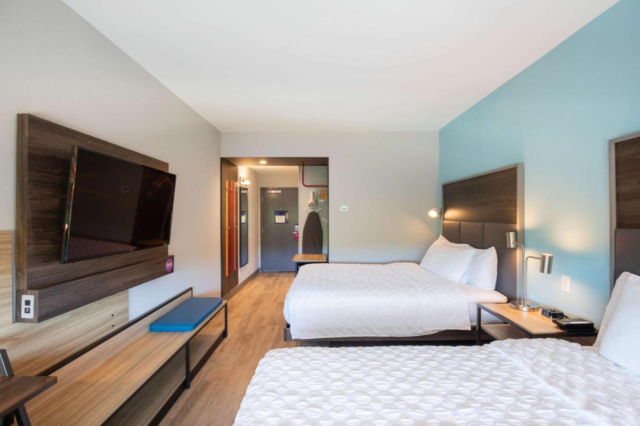 Queen Room with Two Queen Beds at Tru By Hilton Eugene, OR