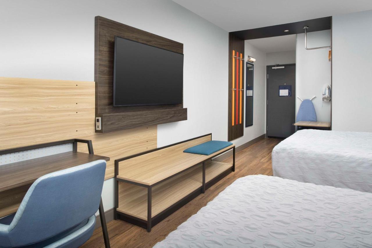 Queen Room with Two Queen Beds at Tru by Hilton Beaufort, SC