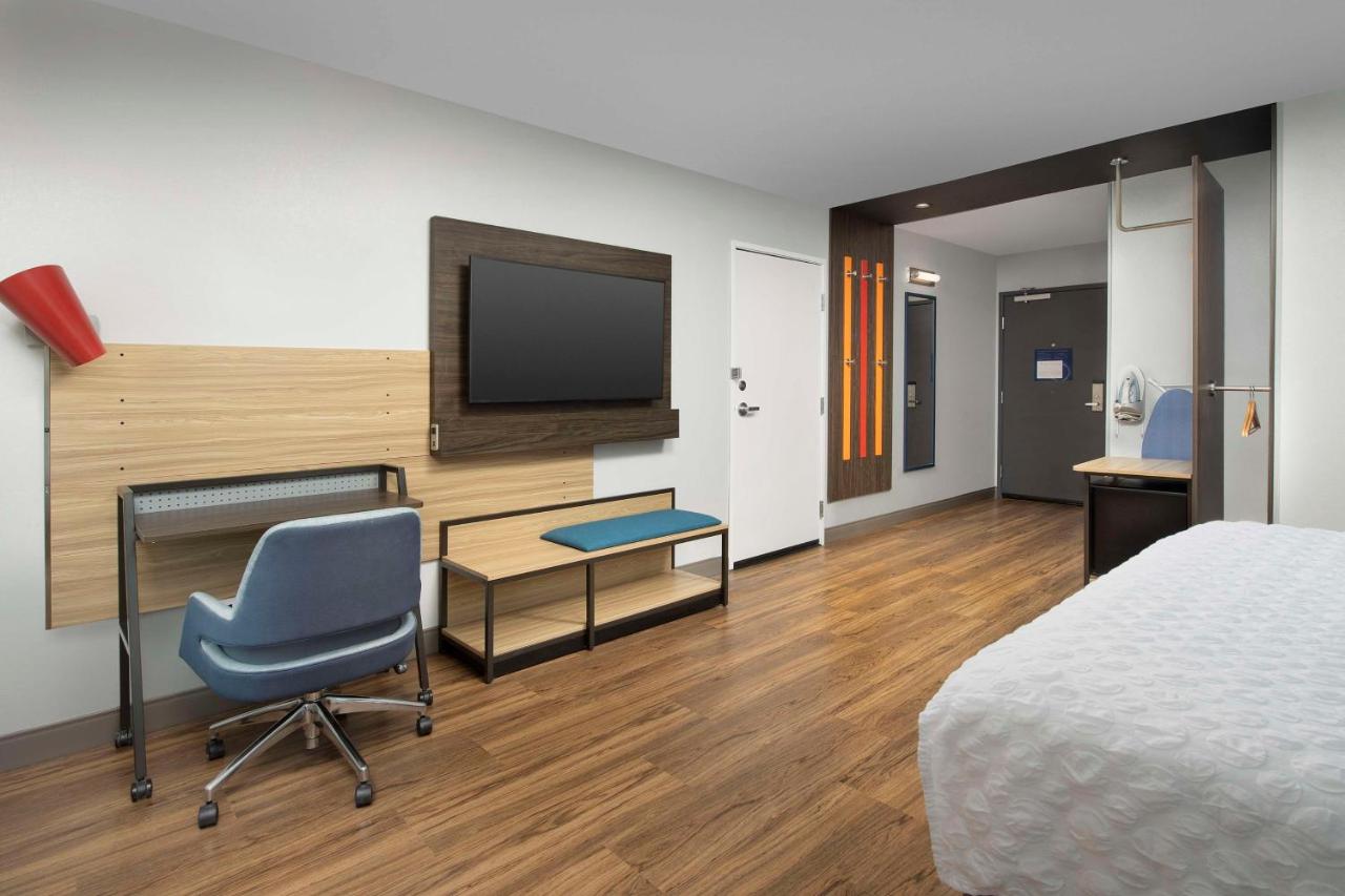 King Room at Tru by Hilton Beaufort, SC