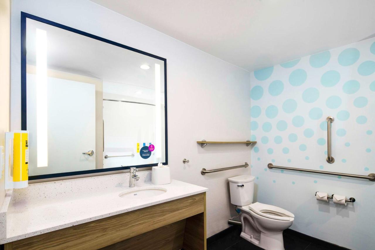 King Room - Mobility Accessible at Tru By Hilton Goodyear Phoenix West, AZ