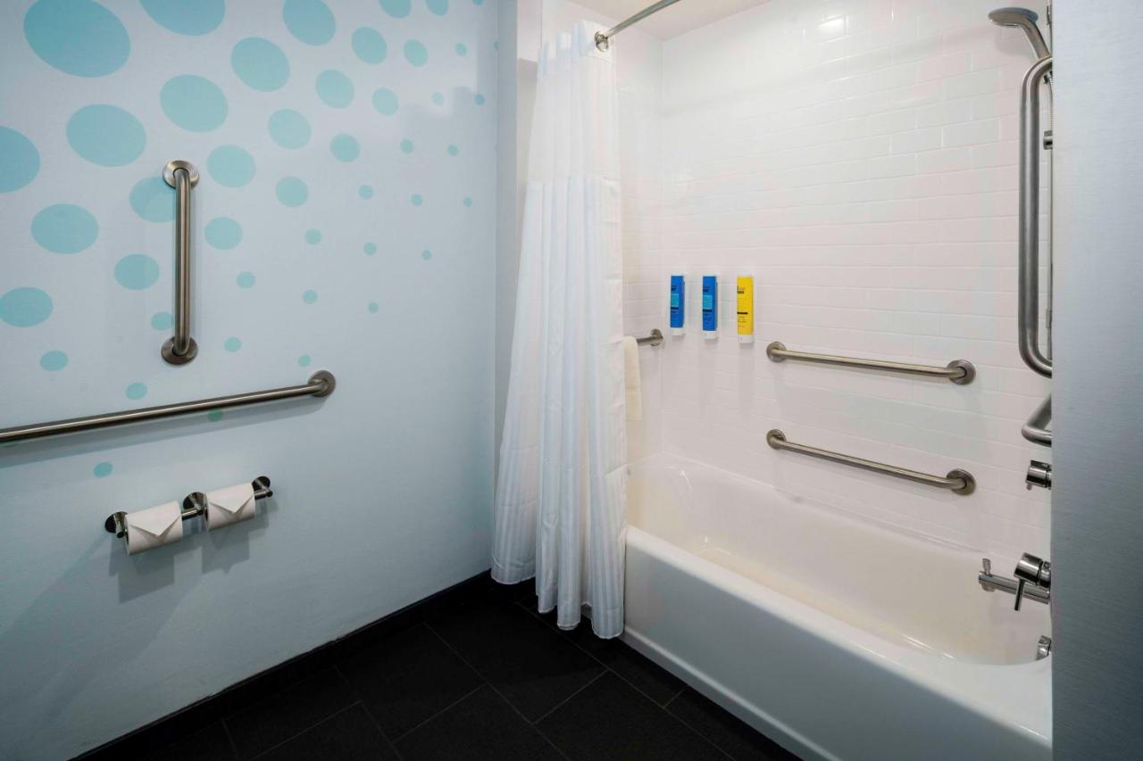 King Room - Mobility Accessible at Tru By Hilton Goodyear Phoenix West, AZ