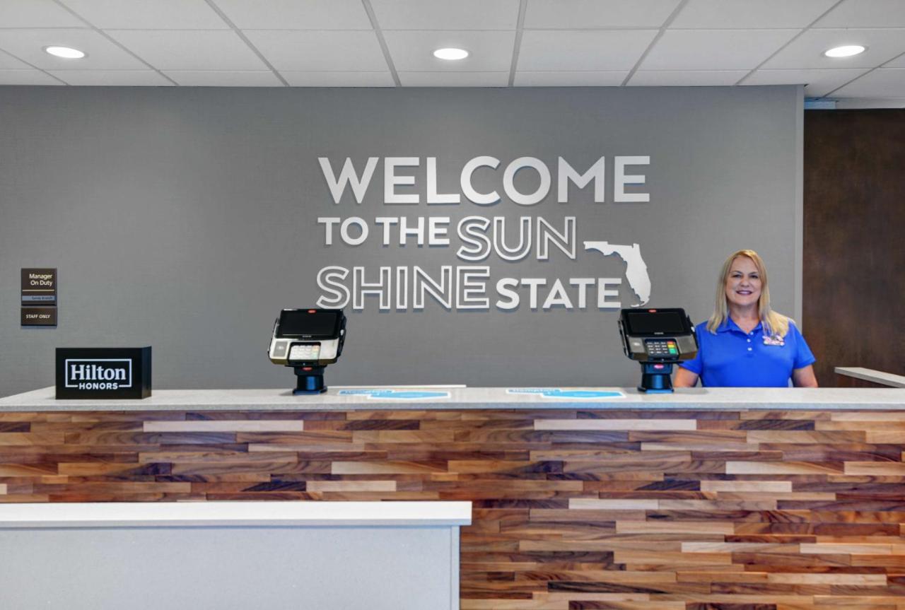 | Hampton Inn And Suites Macclenny I-10