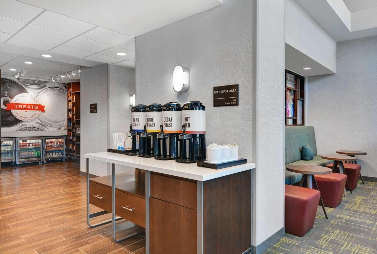 | Hampton Inn And Suites Macclenny I-10