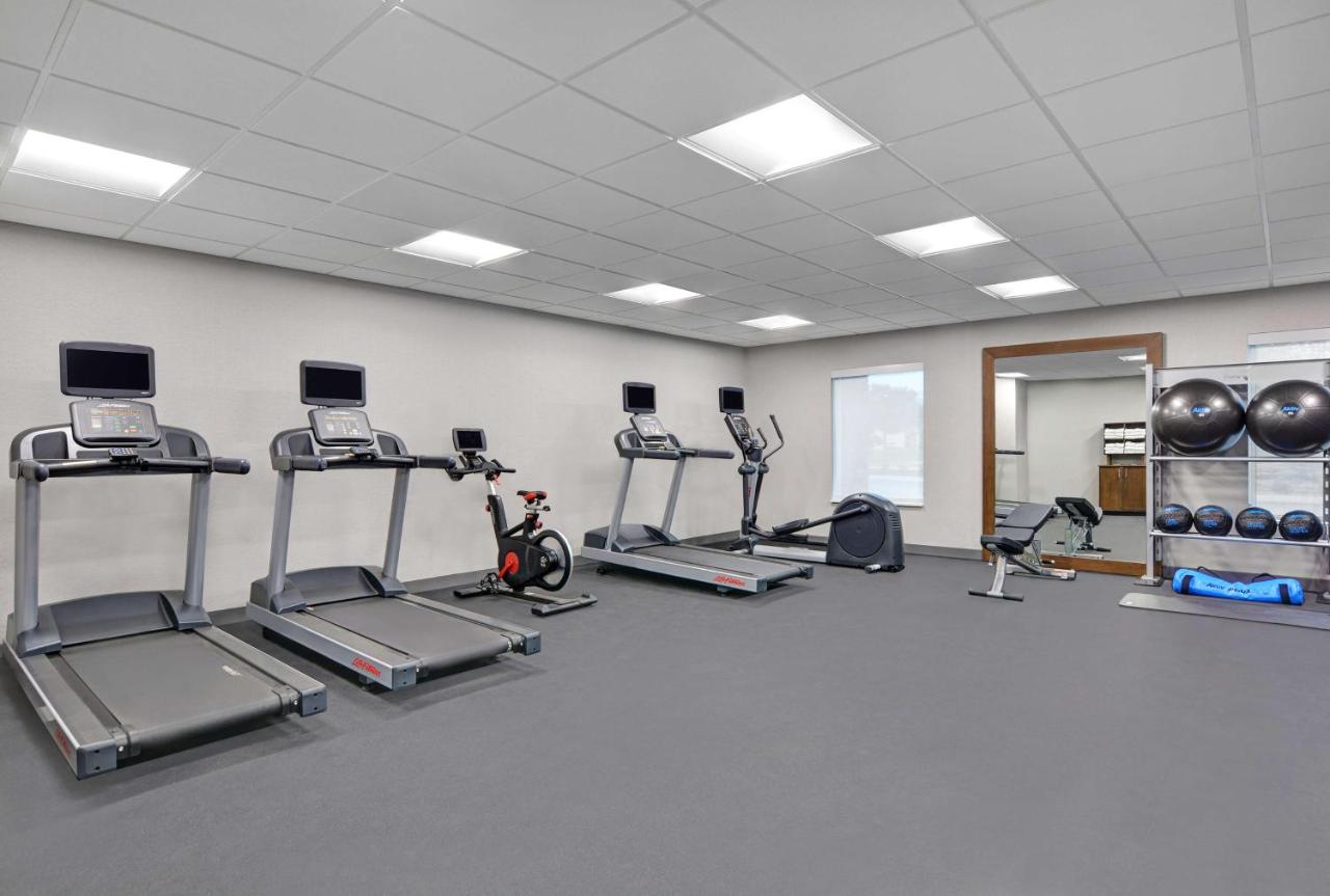 | Hampton Inn And Suites Macclenny I-10