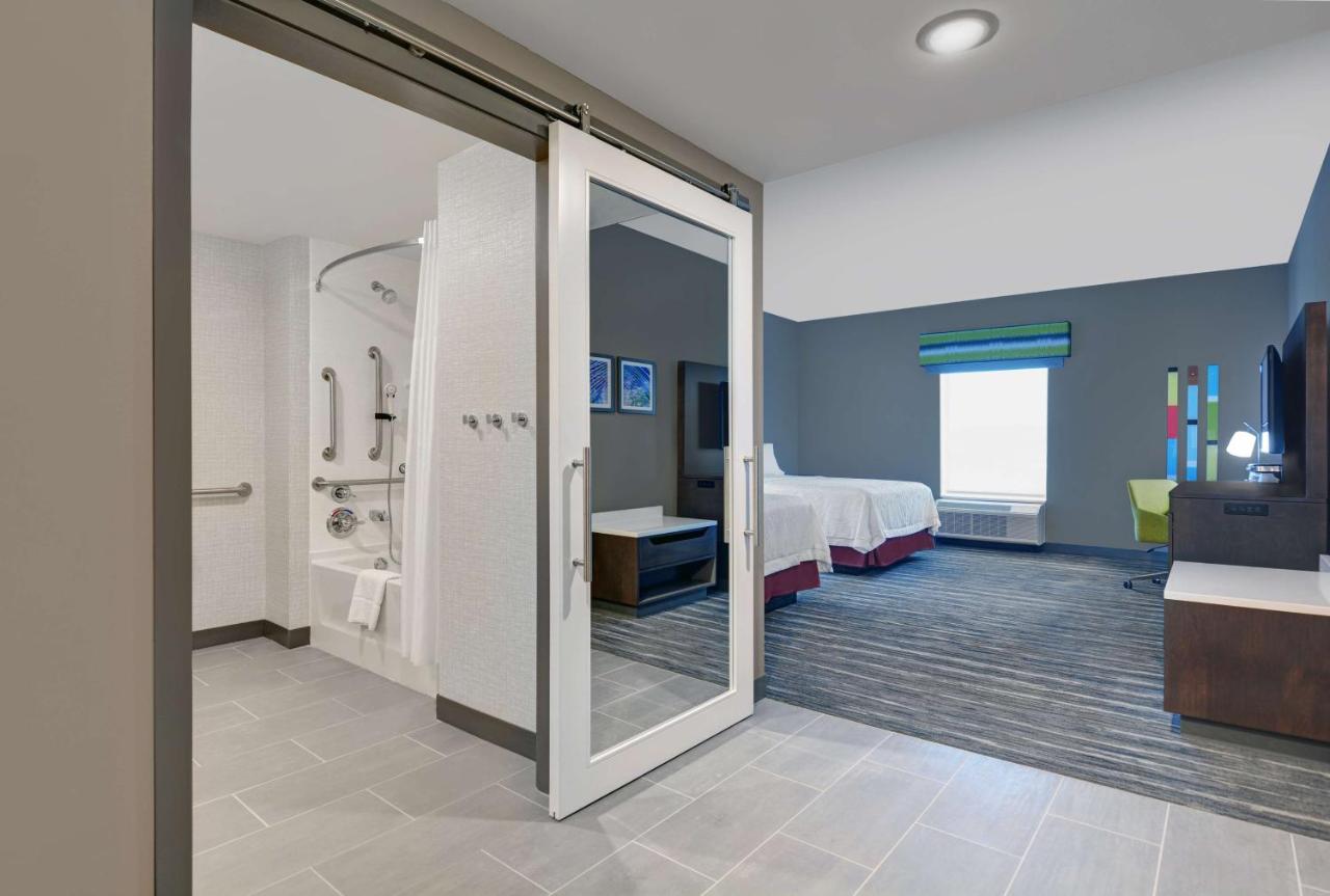| Hampton Inn And Suites Macclenny I-10