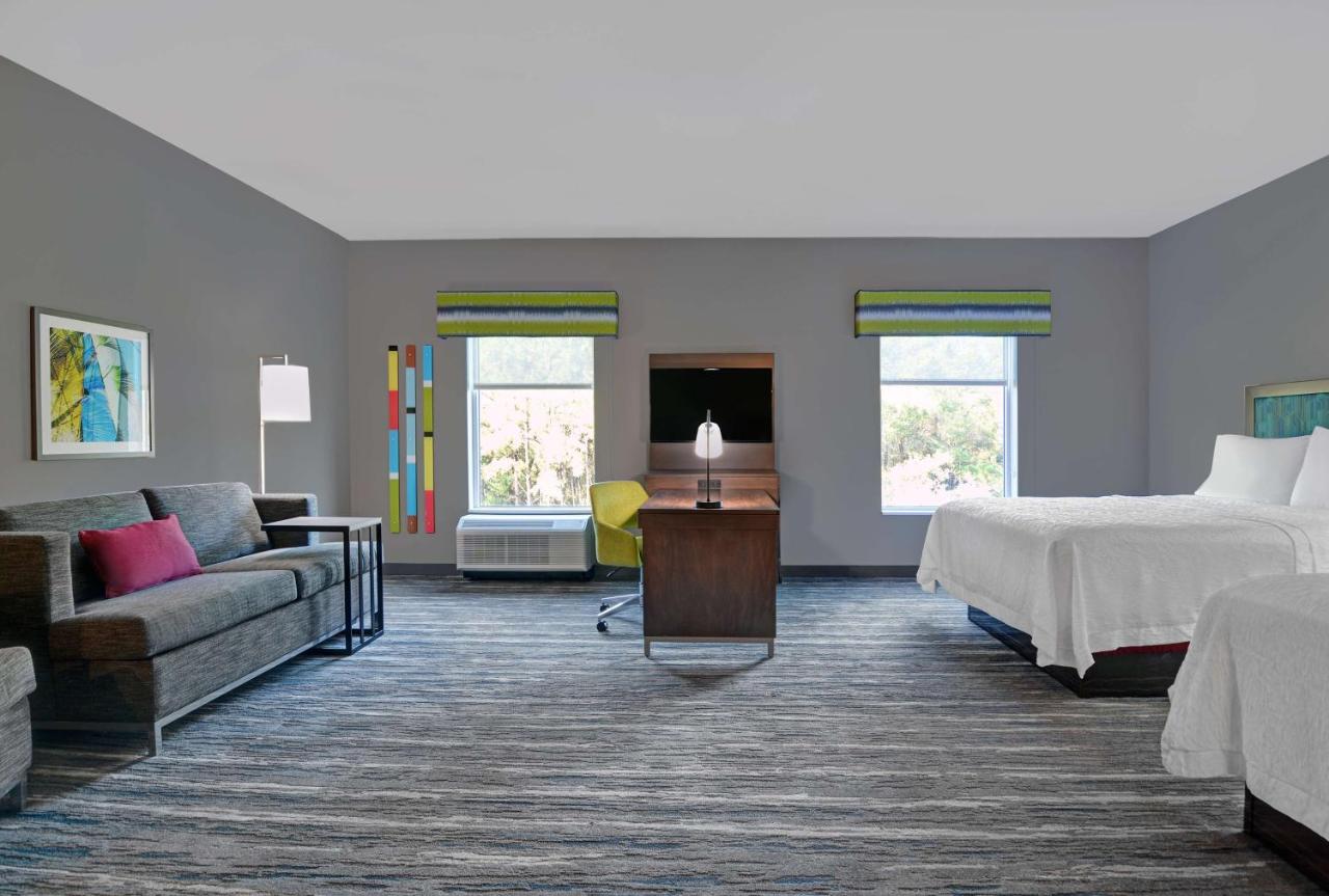 | Hampton Inn And Suites Macclenny I-10