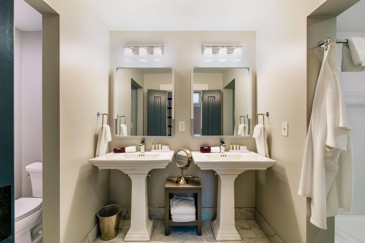 One-Bedroom King Suite at Hotel Florence, Tapestry Collection by Hilton