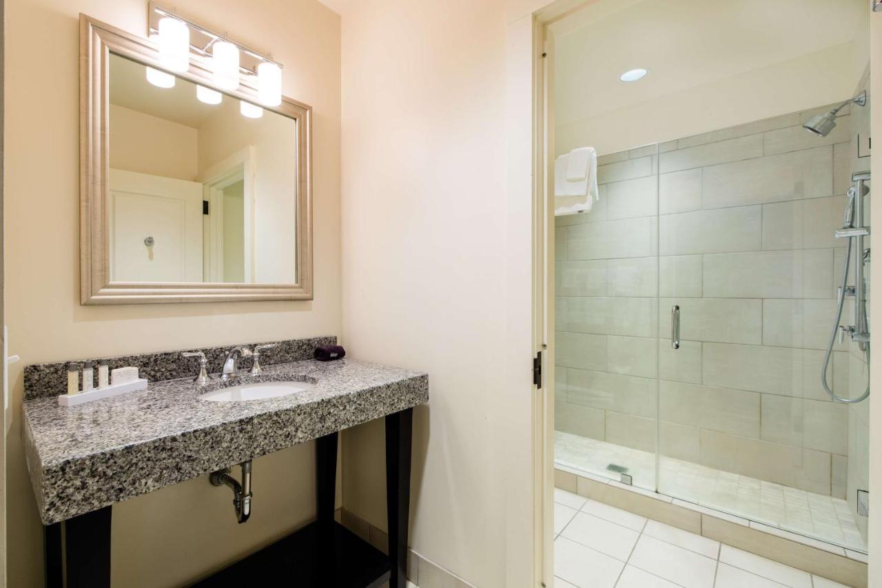 One-Bedroom King Suite at Hotel Florence, Tapestry Collection by Hilton