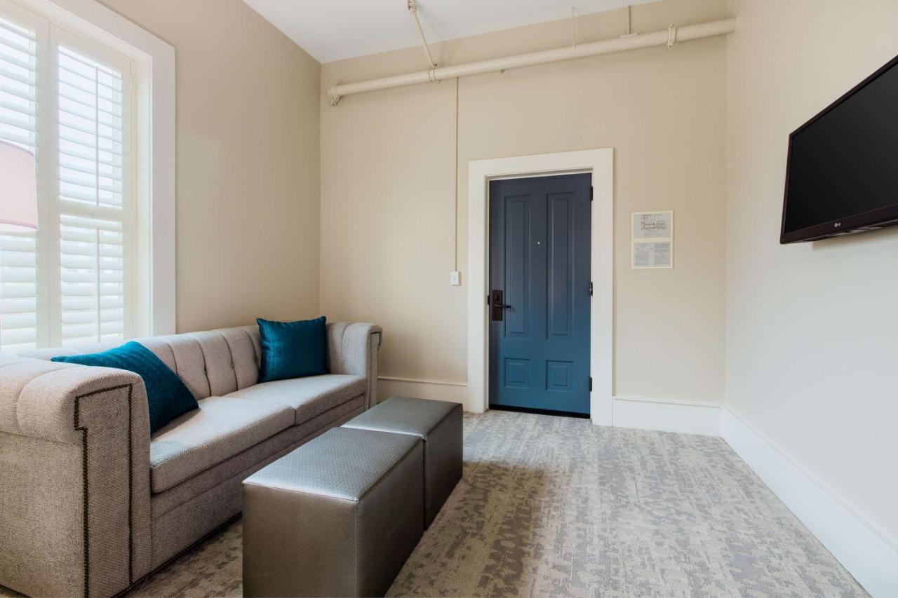 One-Bedroom King Suite at Hotel Florence, Tapestry Collection by Hilton