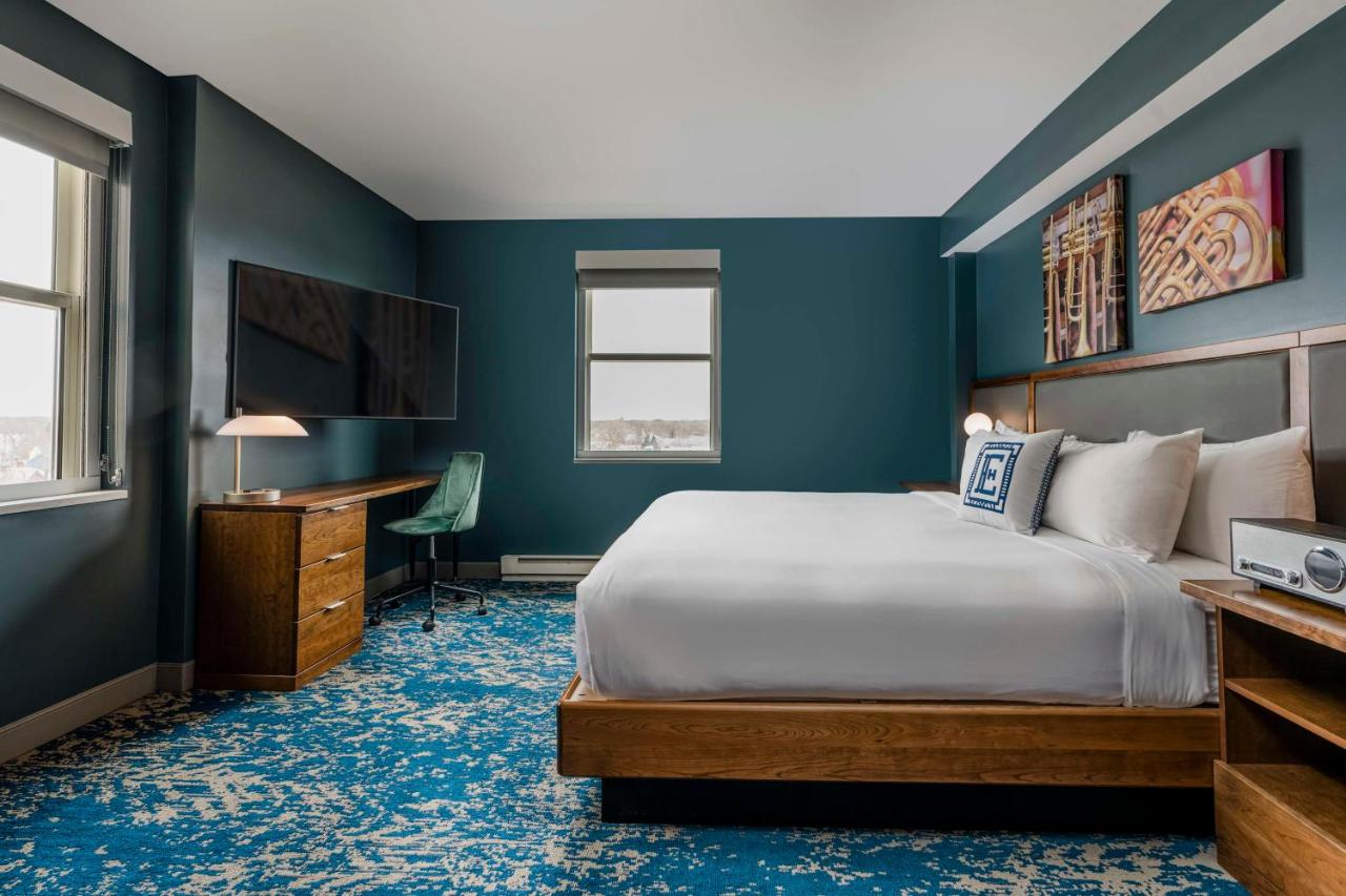 Grand Suite at Hotel Elkhart, Tapestry Collection by Hilton