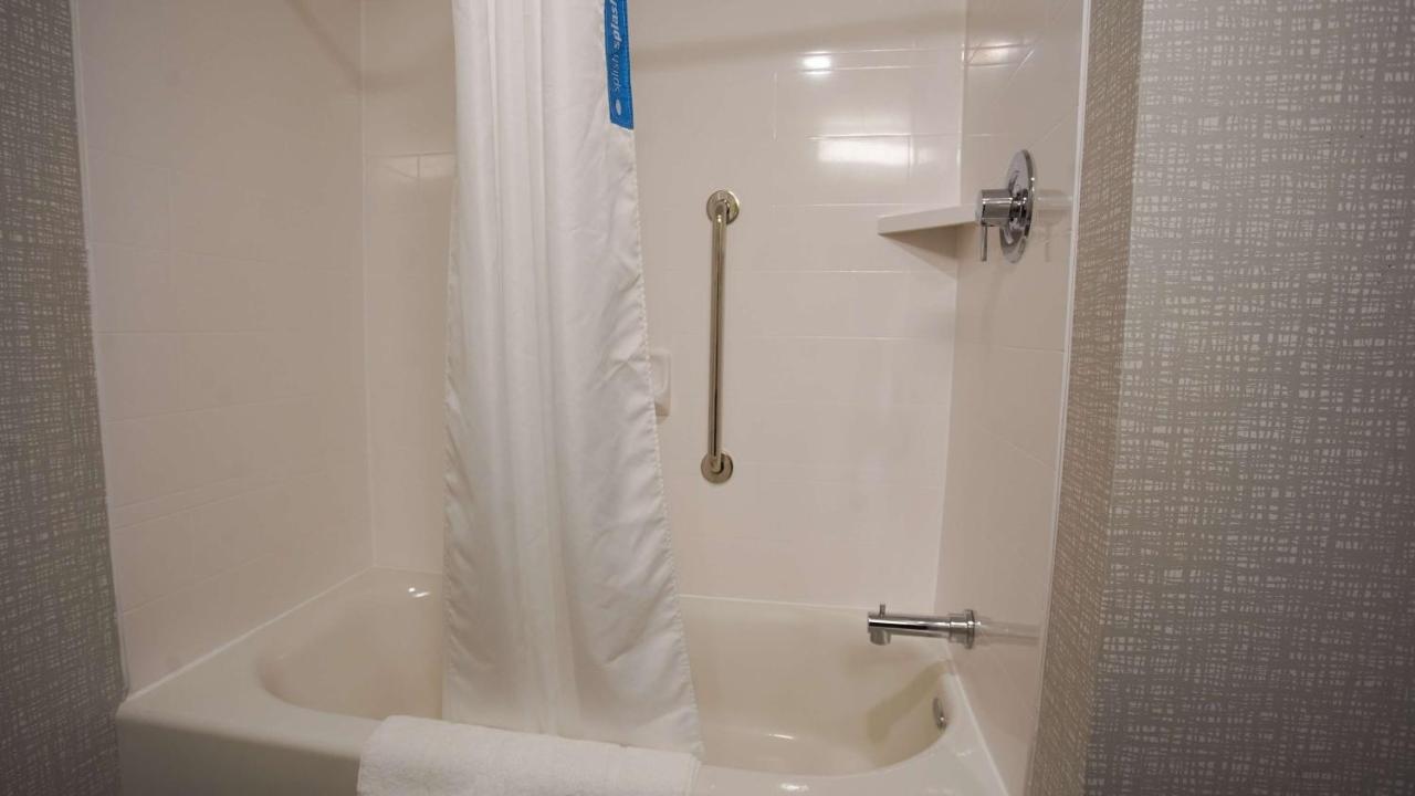  | Hampton Inn & Suites St Clairsville, Oh