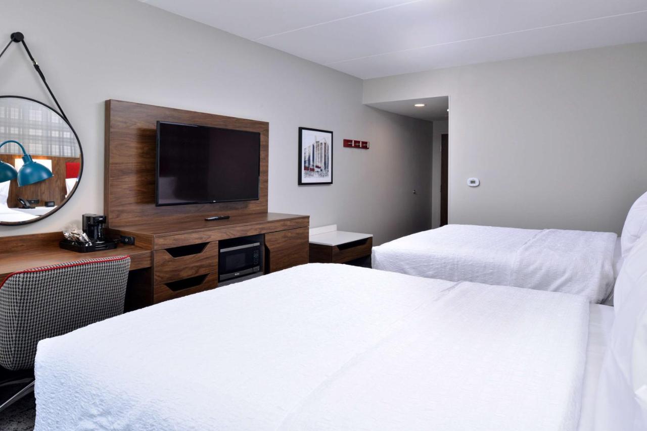 Queen Room with Two Queen Beds at Hampton Inn & Suites Greensboro Downtown, Nc
