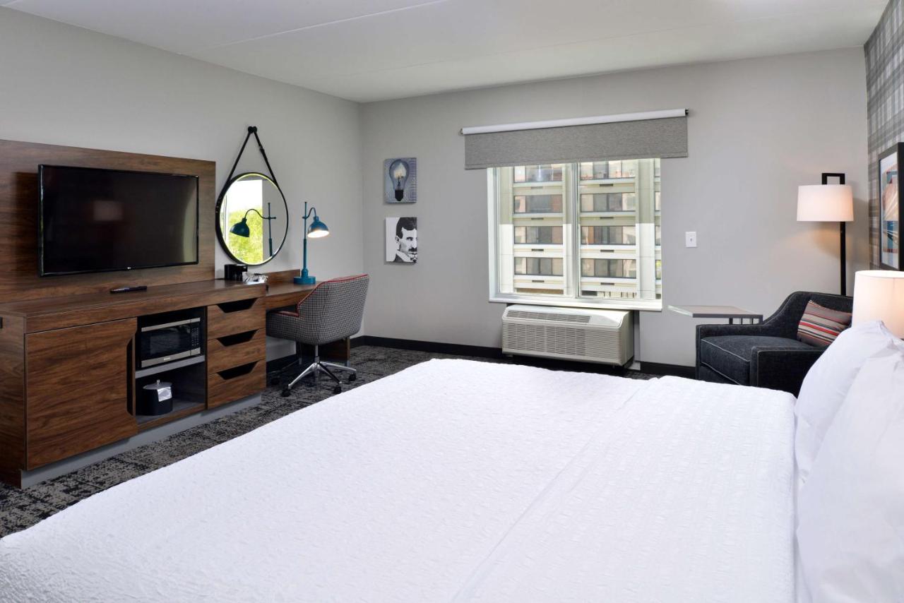 King Room - Mobility/Hearing Accessible at Hampton Inn & Suites Greensboro Downtown, Nc