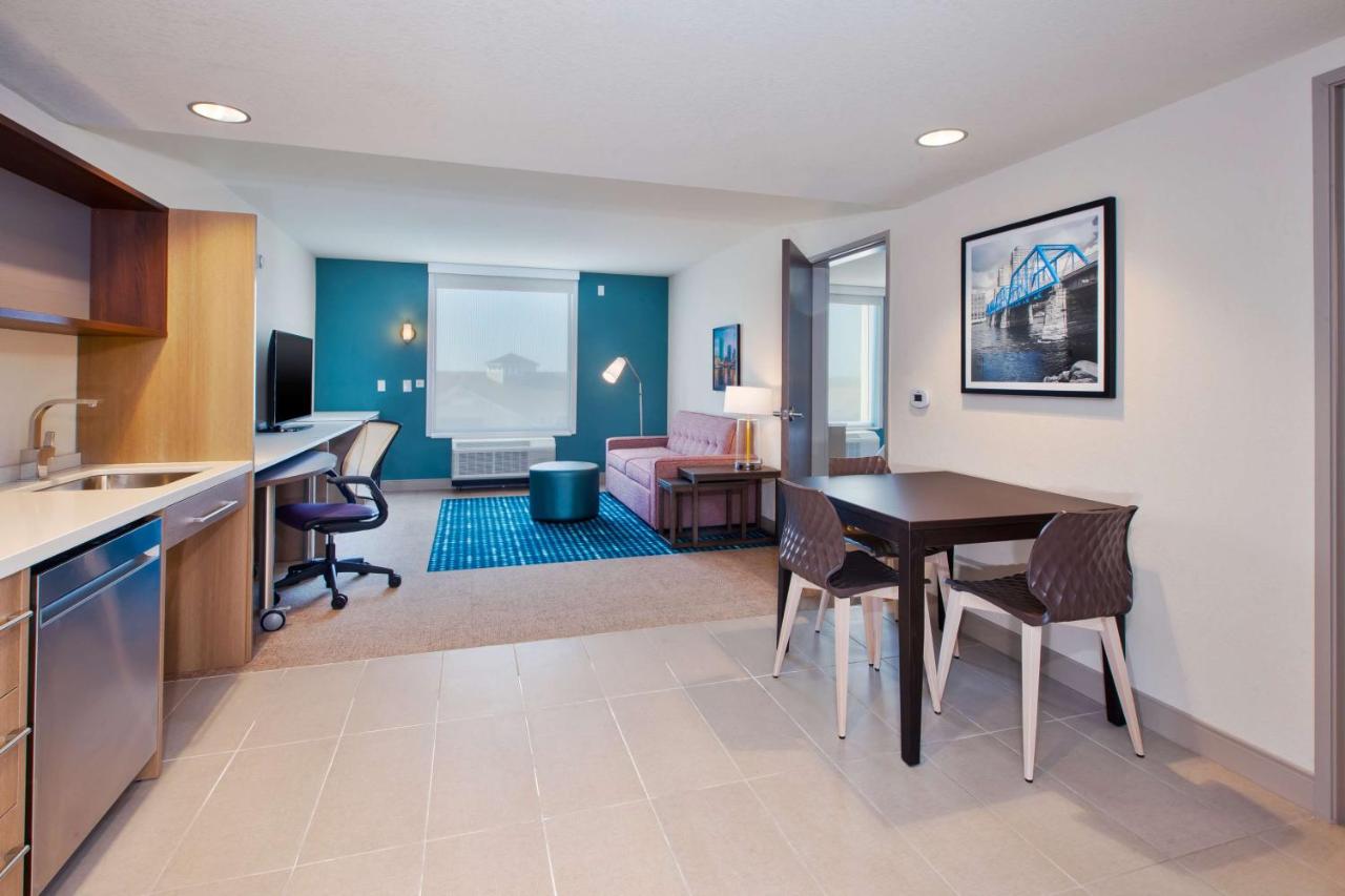 King Suite with Roll-In Shower - Mobility/Hearing Access at Home2 Suites By Hilton Grand Rapids South