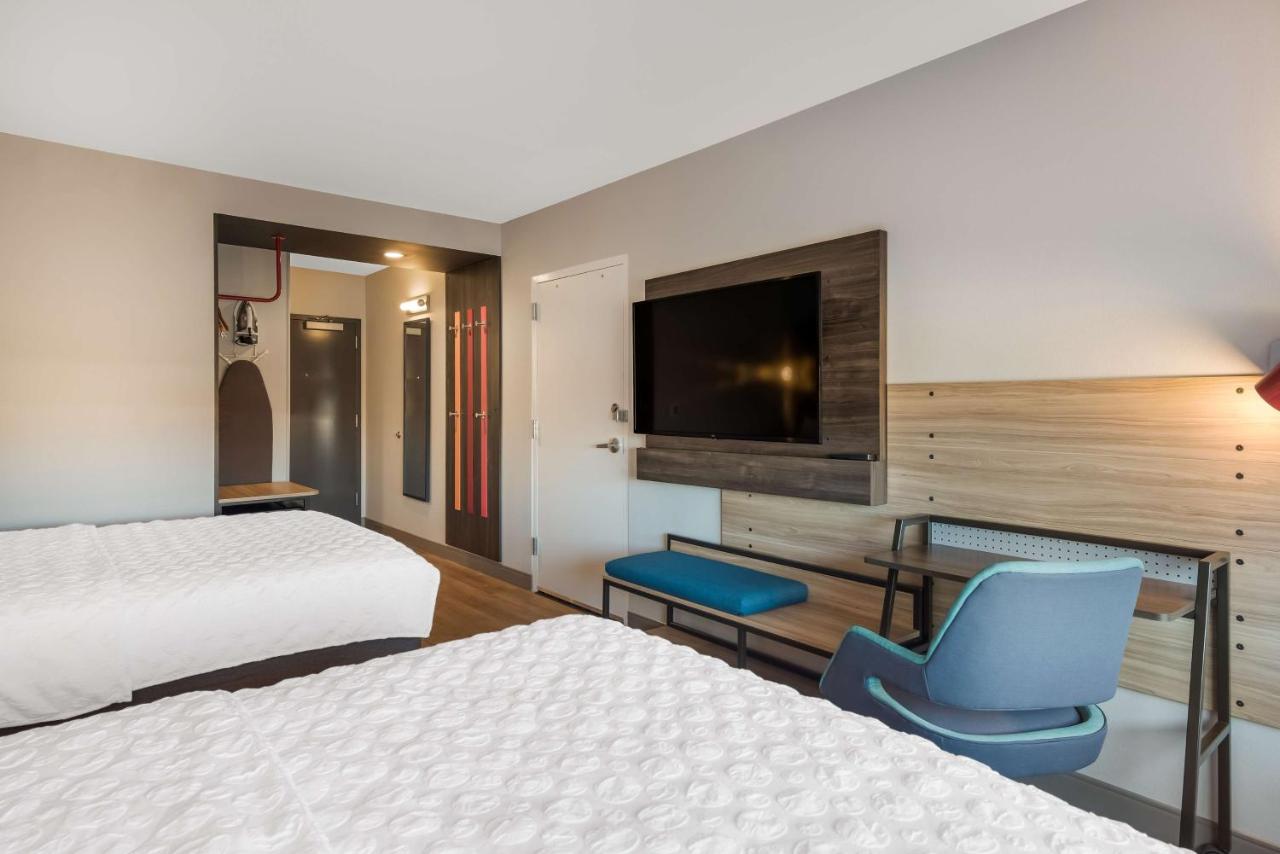 Queen Room with Two Queen Beds - Hearing Accessible at Tru by Hilton Greensboro, NC