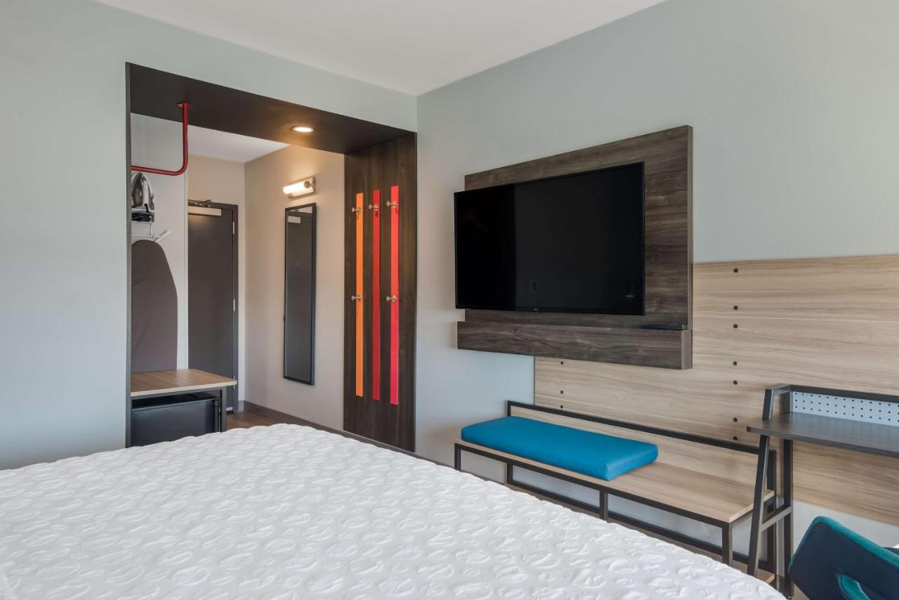 King Room - Hearing Accessible at Tru by Hilton Greensboro, NC