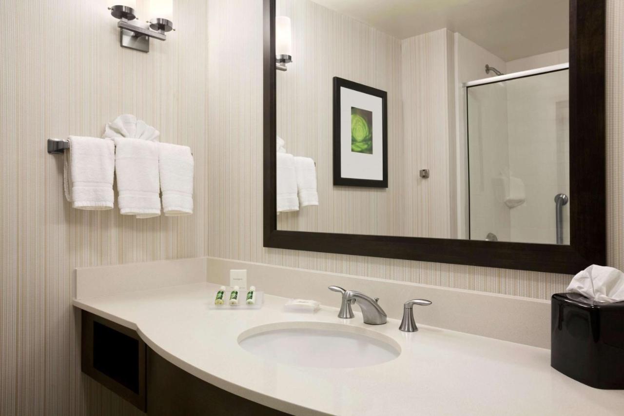 | Hilton Garden Inn Rochester/Pittsford