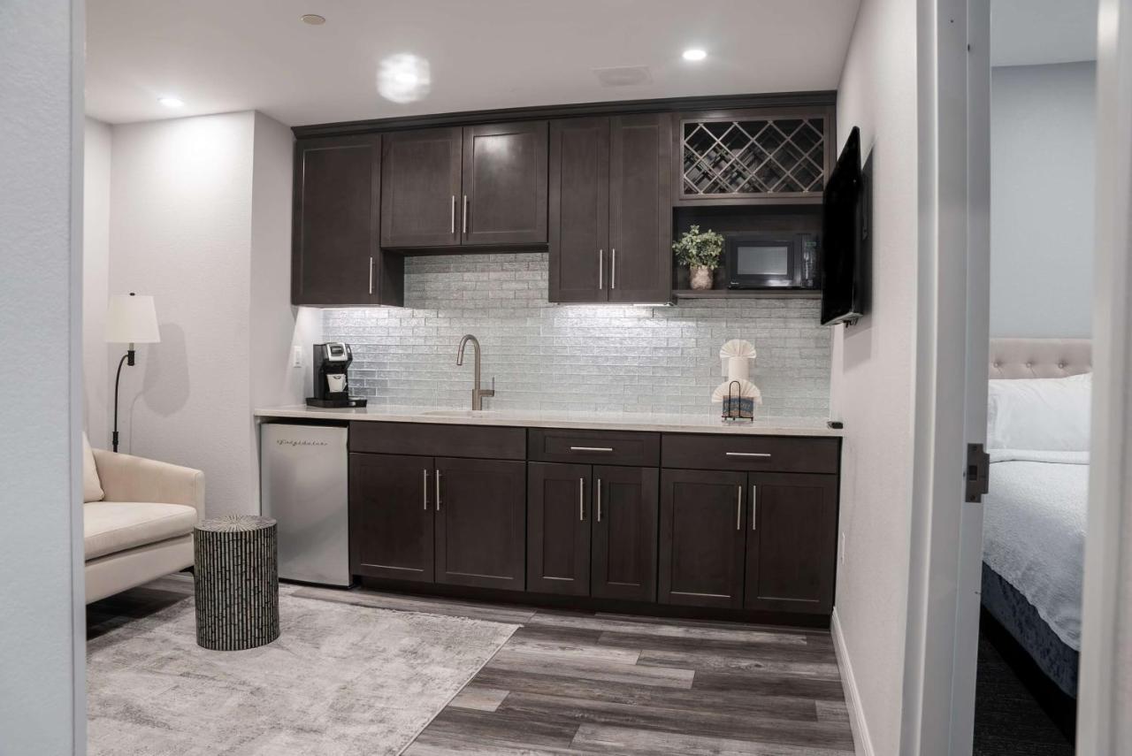 | Hampton Inn & Suites Fairfield