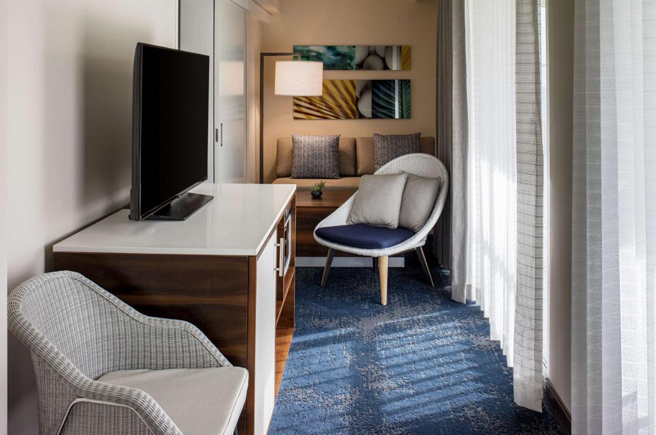 King Room with Roll In Shower and City View at Hilton Garden Inn Waikiki Beach