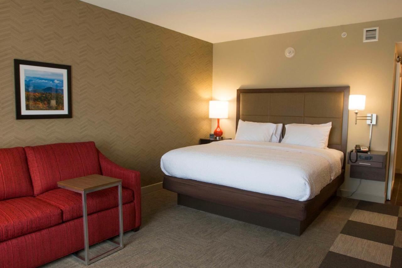 King Room with Sofa Bed - Non-Smoking at Hampton Inn & Suites Boone