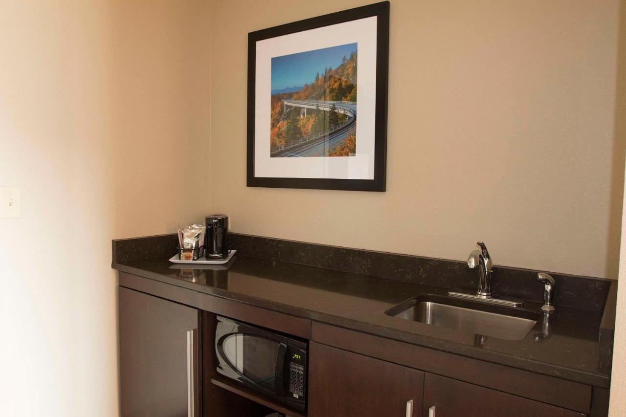 Queen Suite with Two Queen Beds - Mobility Accessible - Non-Smoking at Hampton Inn & Suites Boone