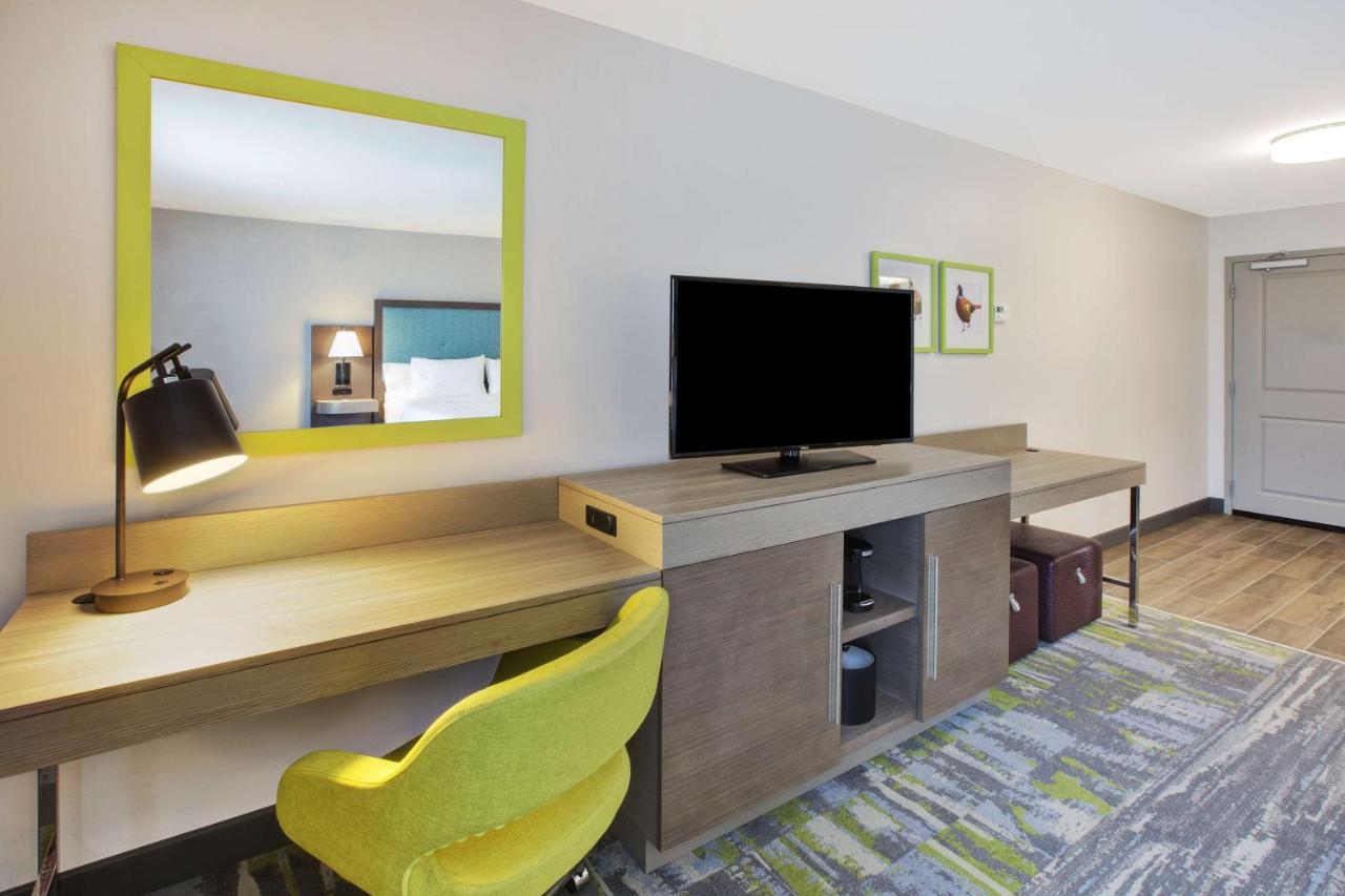 King Room - Non-Smoking at Hampton Inn & Suites Southwest/Sioux Falls