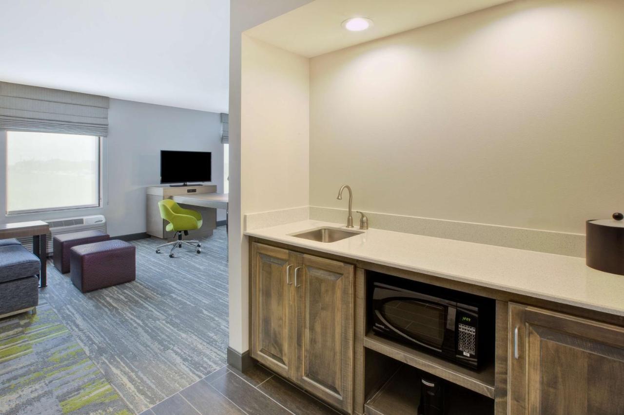 Executive King Suite - Non Smoking at Hampton Inn & Suites Southwest/Sioux Falls