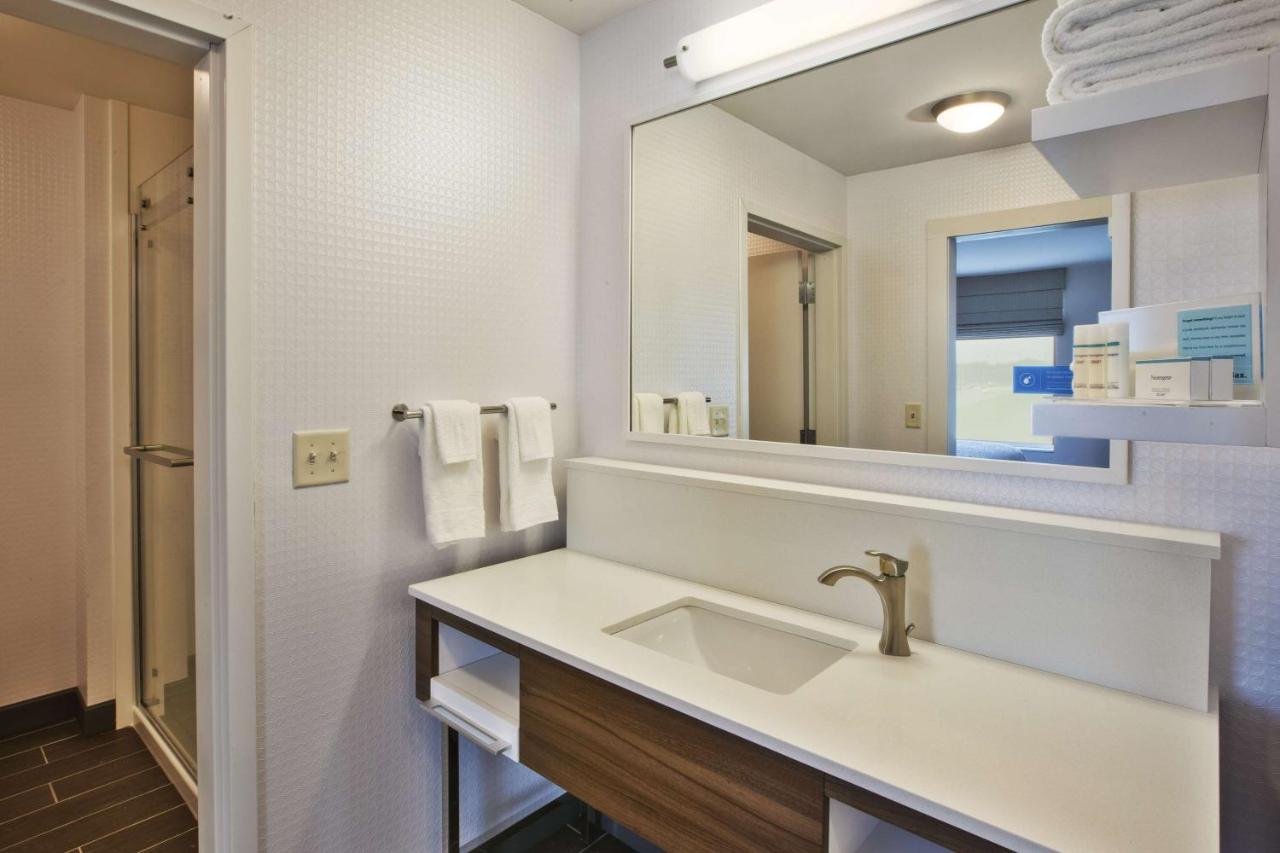 Executive King Suite - Non Smoking at Hampton Inn & Suites Southwest/Sioux Falls