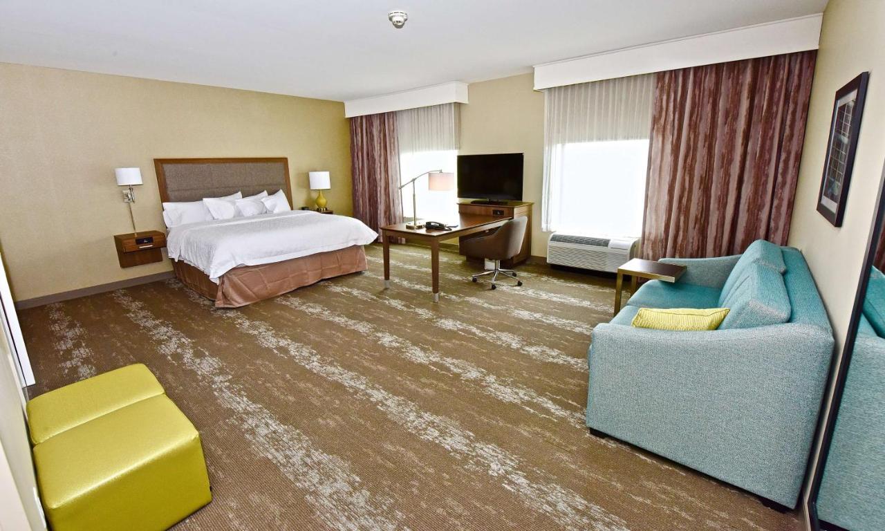 Executive King Suite - Non Smoking at Hampton Inn Kirksville