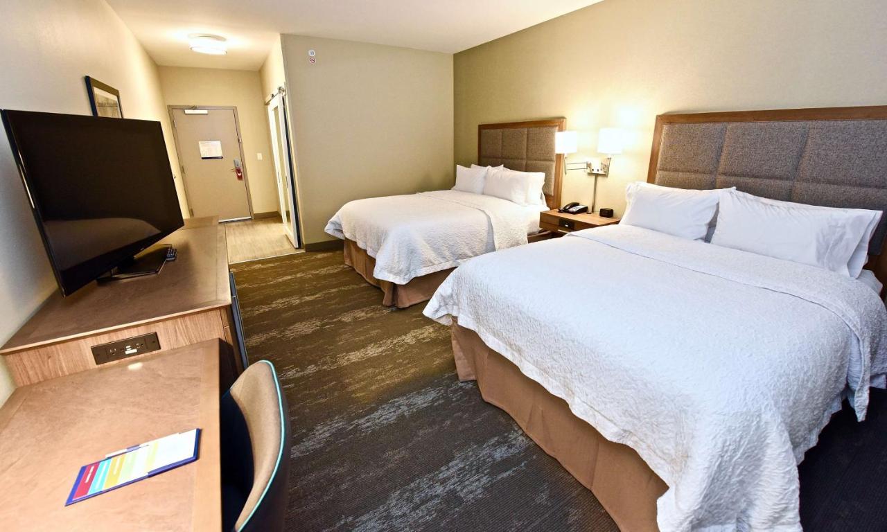 Queen Room with Two Queen Beds - Non-Smoking at Hampton Inn Kirksville