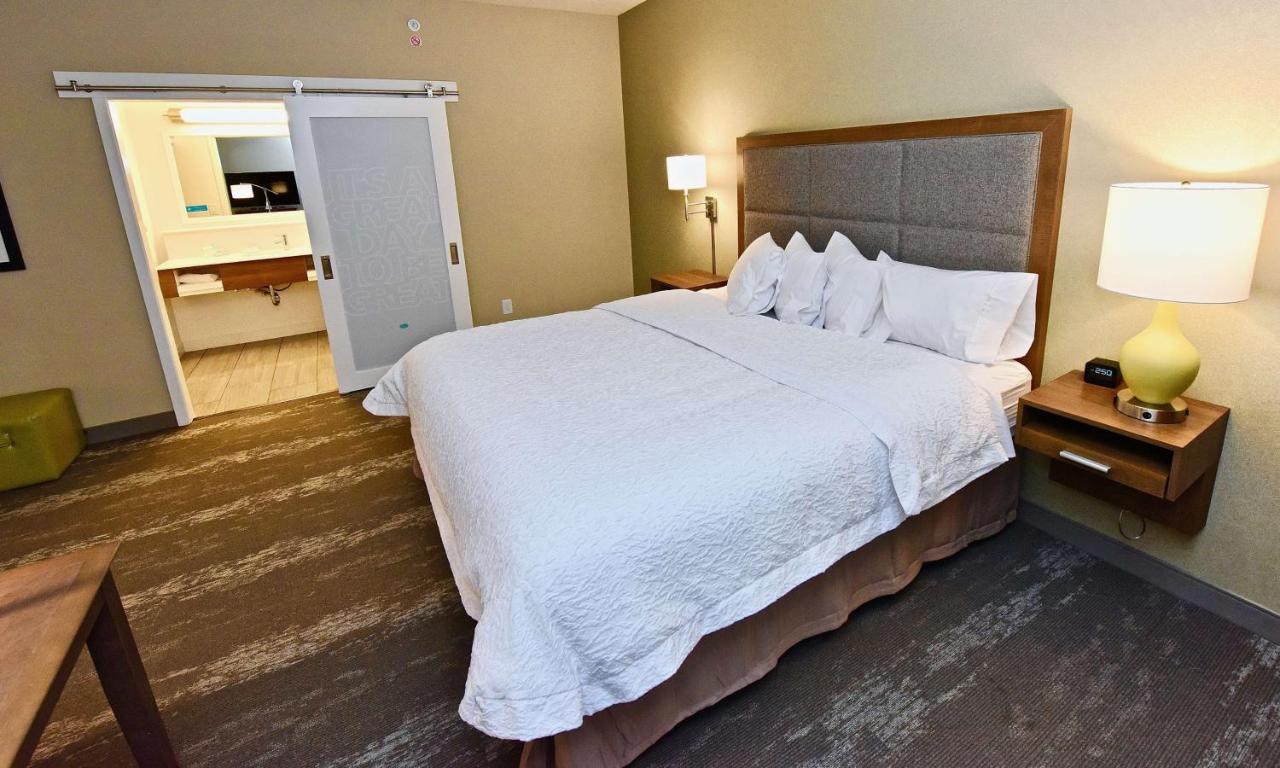 Executive King Suite - Non Smoking at Hampton Inn Kirksville