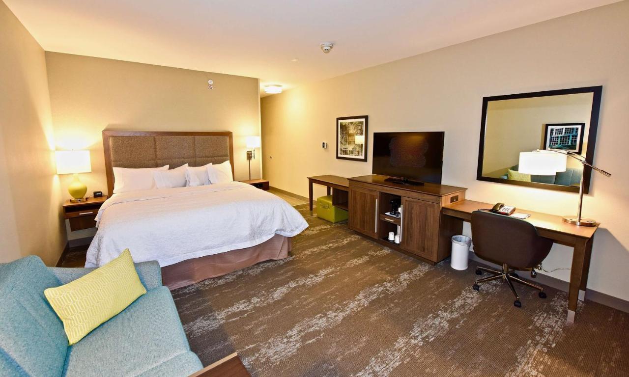 King Room with Sofa Bed - Mobility Accessible - Non-Smoking at Hampton Inn Kirksville