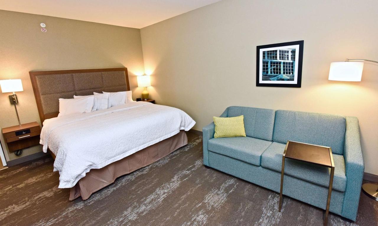 King Room with Sofa Bed - Mobility Accessible - Non-Smoking at Hampton Inn Kirksville