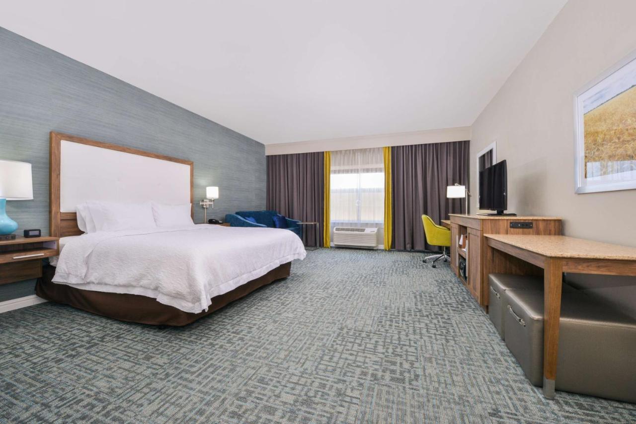 Executive King Suite - Non Smoking at Hampton Inn Emporia