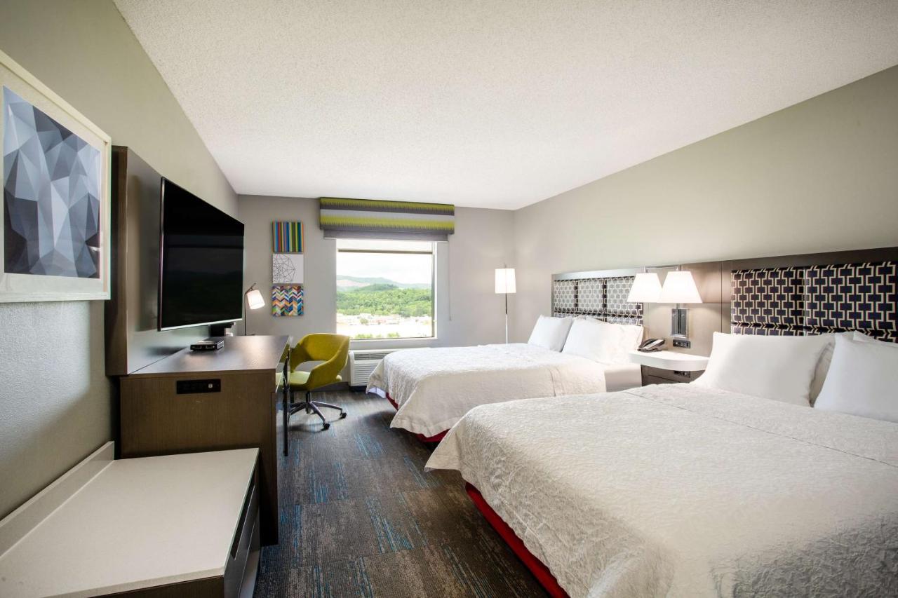 Queen Room with Two Queen Beds - Non-Smoking at Hampton Inn Elkins