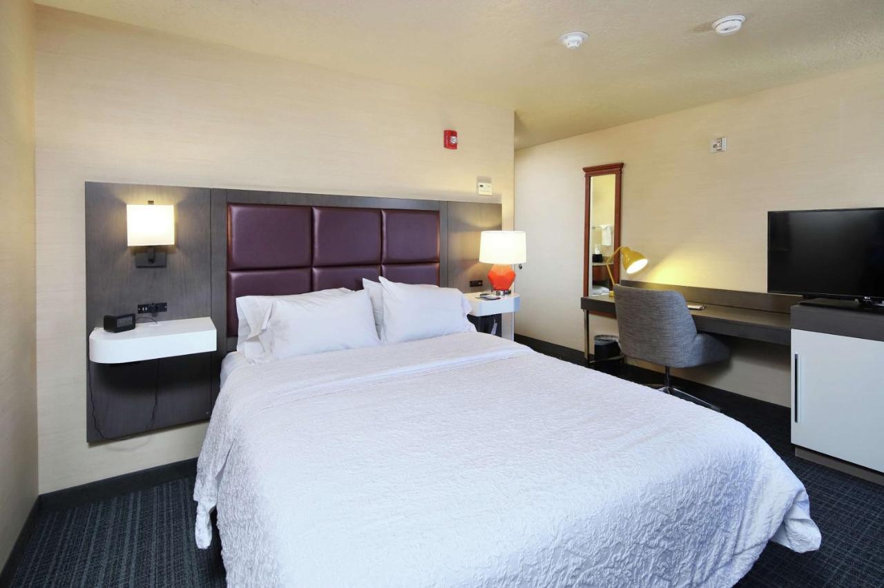 Queen Room - Non-Smoking at Hampton Inn Sierra Vista