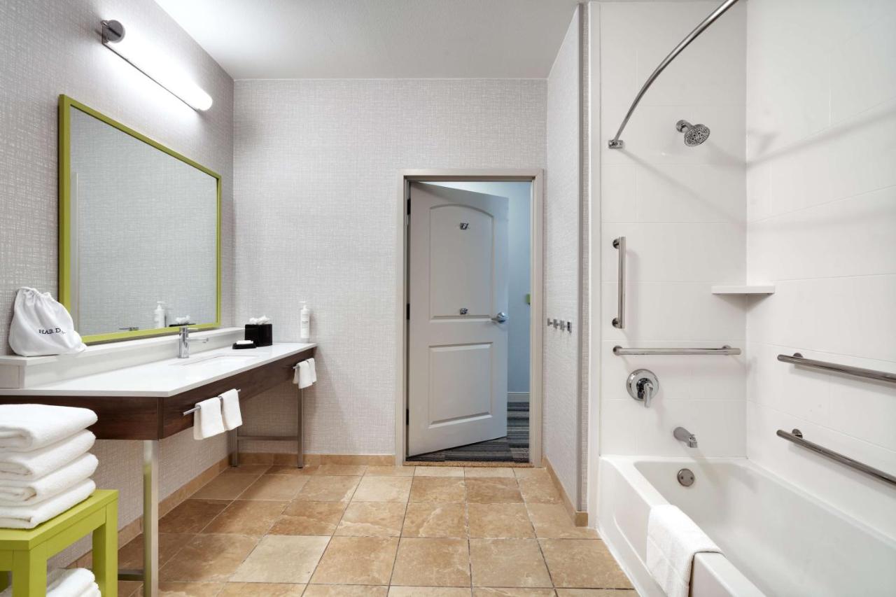 King Room - Disability Access with Tub at Holiday Inn Express & Suites Burleson/Ft. Worth by IHG