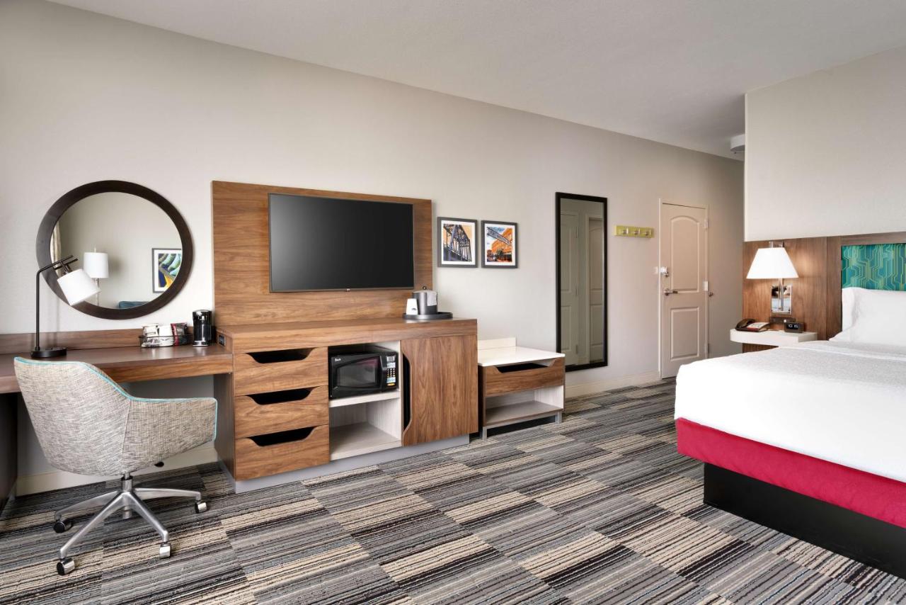 King Study Room - Non-Smoking at Holiday Inn Express & Suites Burleson/Ft. Worth by IHG