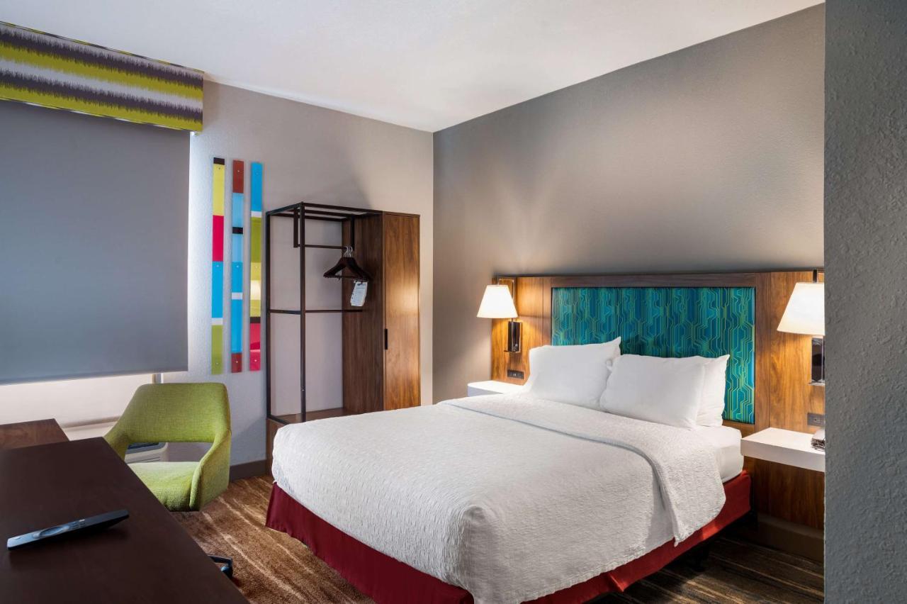 Queen Room - Disability Access - Non -Smoking at Hampton Inn Gadsden