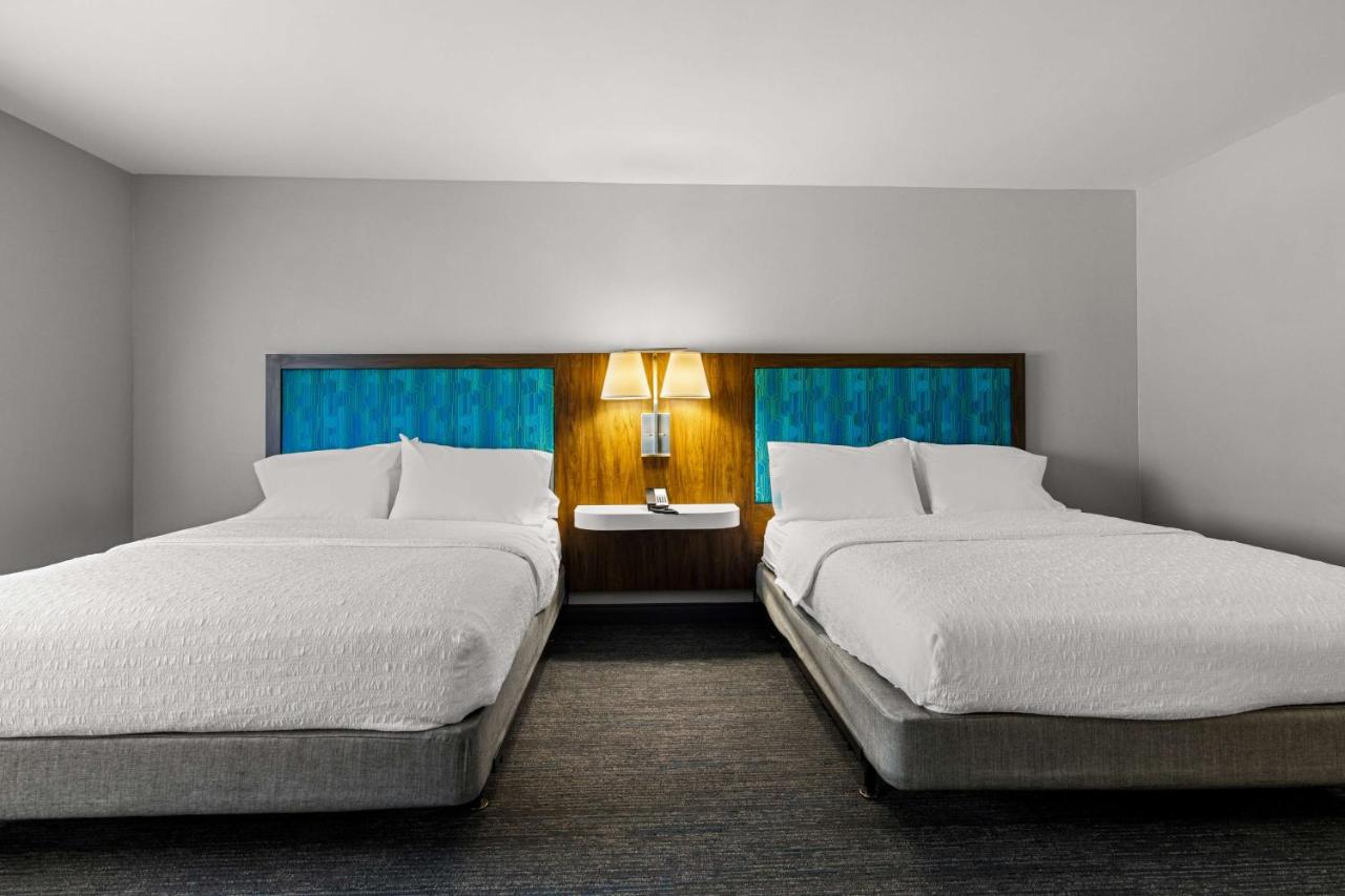 Queen Room with Two Queen Beds - Disability Access at Hampton Inn & Suites Schererville