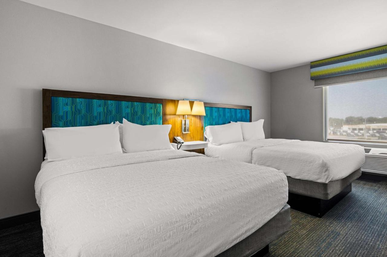 Queen Room with Two Queen Beds at Hampton Inn & Suites Schererville