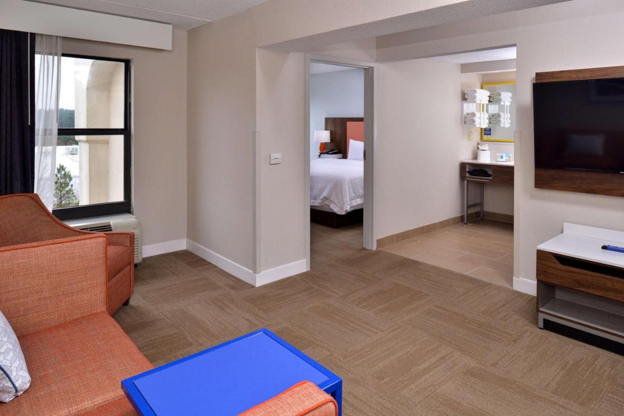 King Suite- Non-Smoking at Hampton Inn Henderson