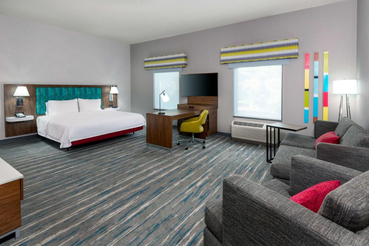 | Hampton Inn and Suites Hartford/Farmington
