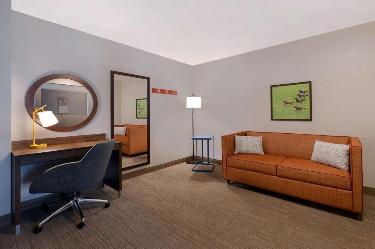 King Suite with Spa Bath - Non-Smoking at Hampton Inn Hot Springs