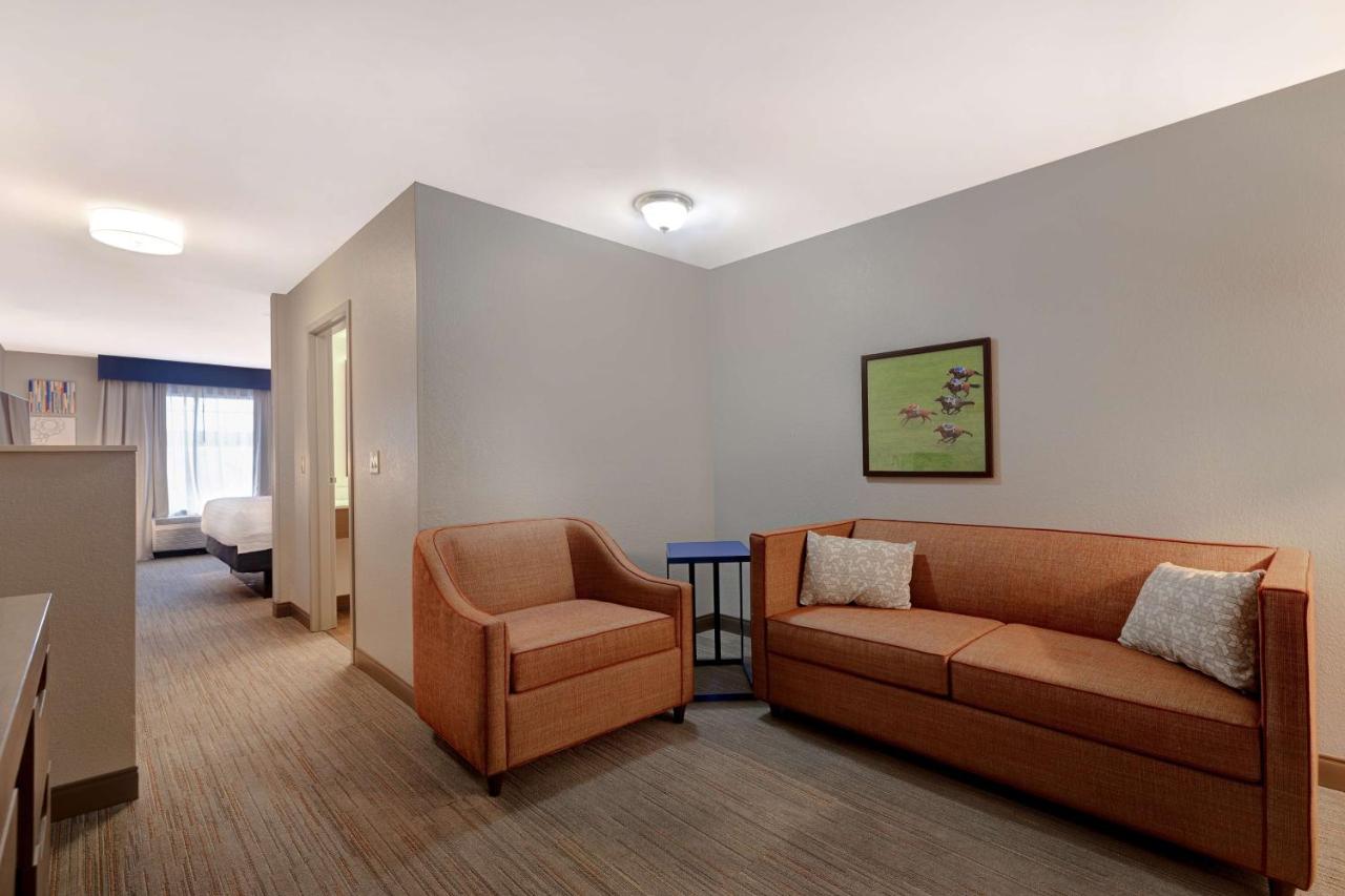 Executive King Suite - Non-Smoking at Hampton Inn Hot Springs