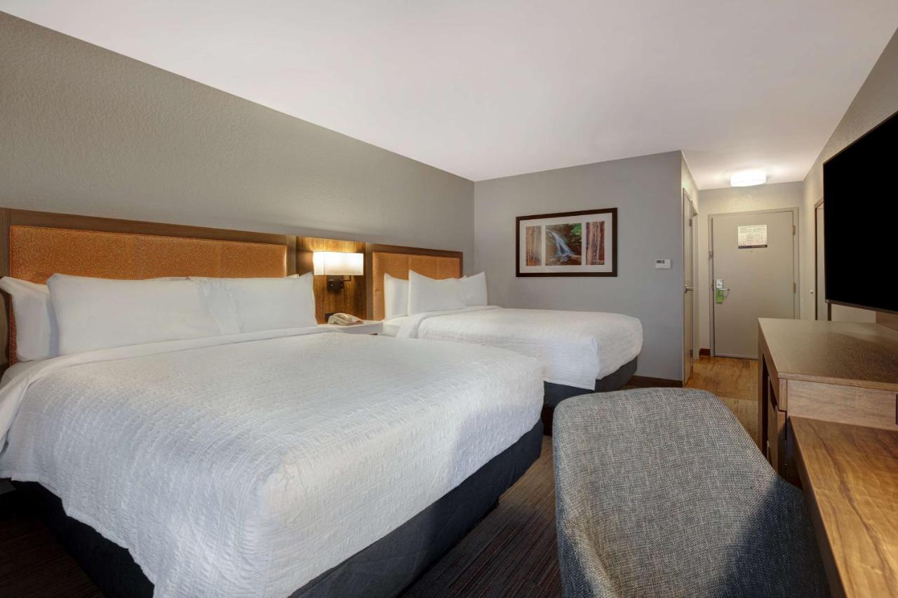 Double Room with Two Double Beds - Non-Smoking at Hampton Inn Hot Springs