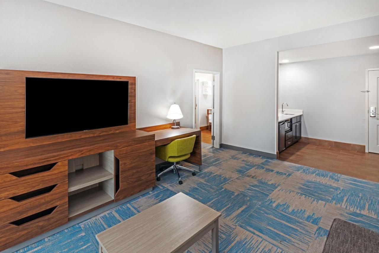 Queen Suite with Two Queen Beds - Non-Smoking at Hampton Inn & Suites Houston Heights I-10